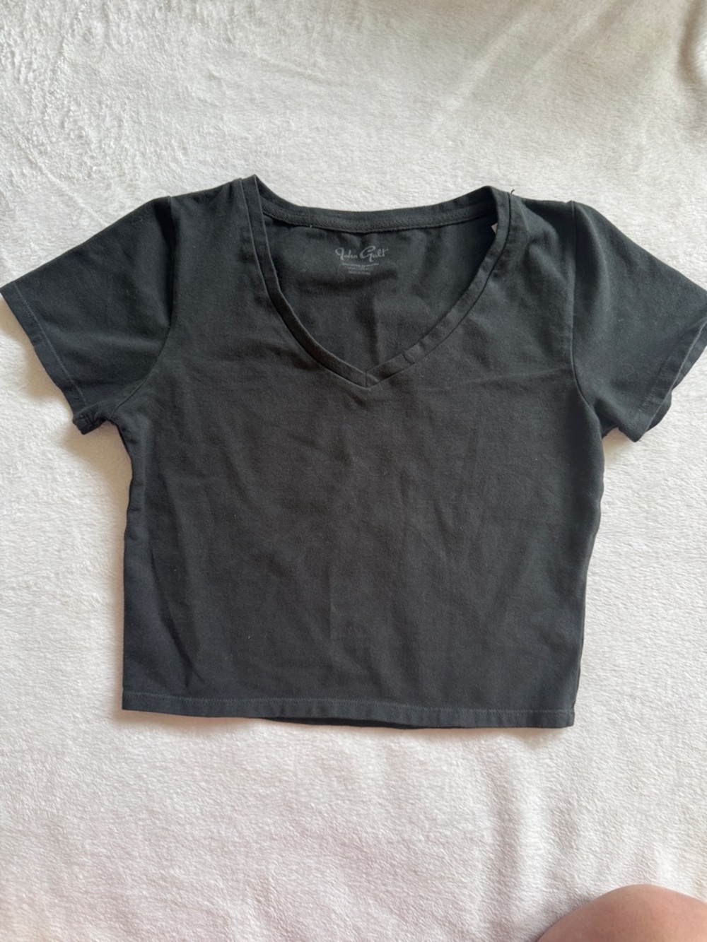 PacSun Black V-Neck Crop Tee